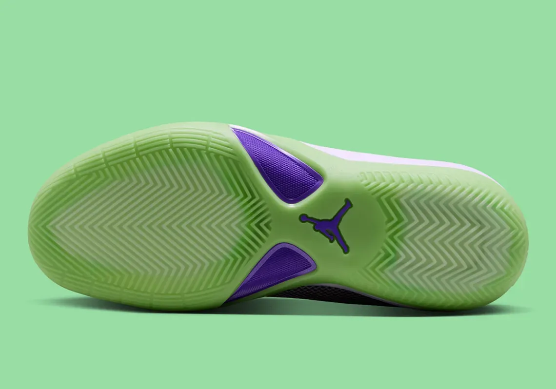 Official Images Of The Jordan Triangle “Quai 54” Image 3