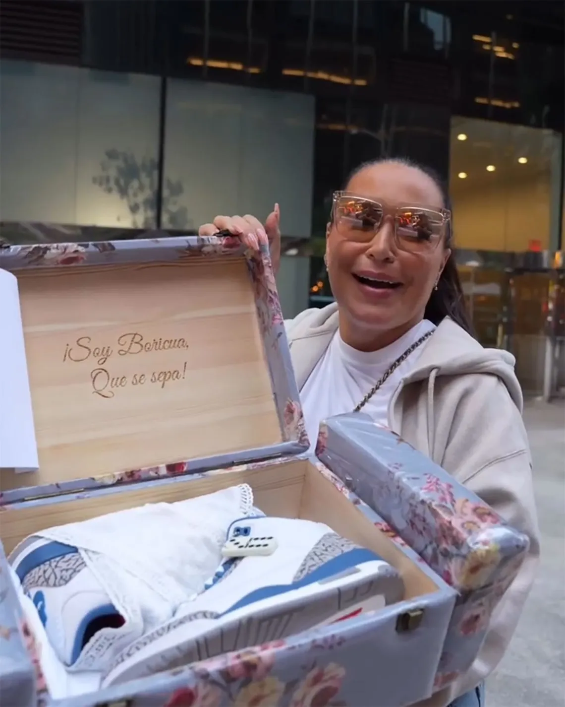 Jordan Brand Made An Air Jordan 3 “True Blue” Package Inspired By A Living Room Couch Image 3